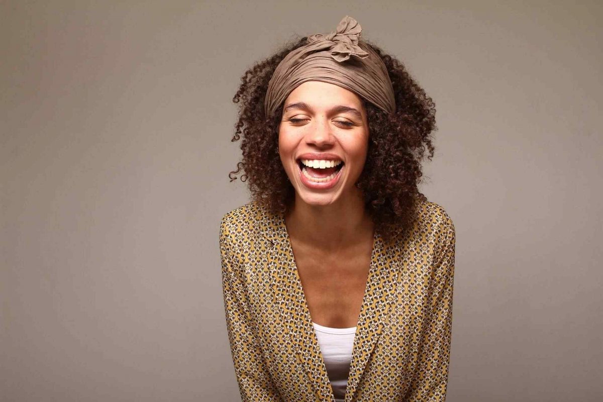 8 Habits of Incredibly Happy Women In The Holywood